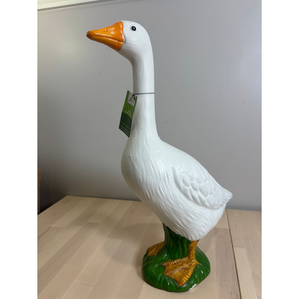 Mainstays Porch Goose Statue White Decorative Garden Figurine 19.6 Inch H